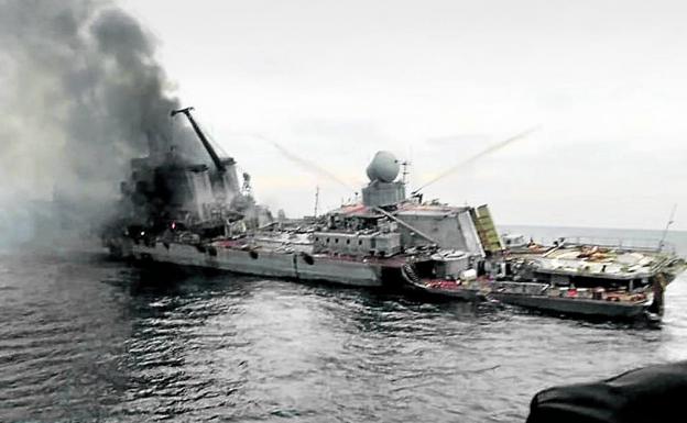 La sombra del Kursk planea sobre el naufragio del Moskva