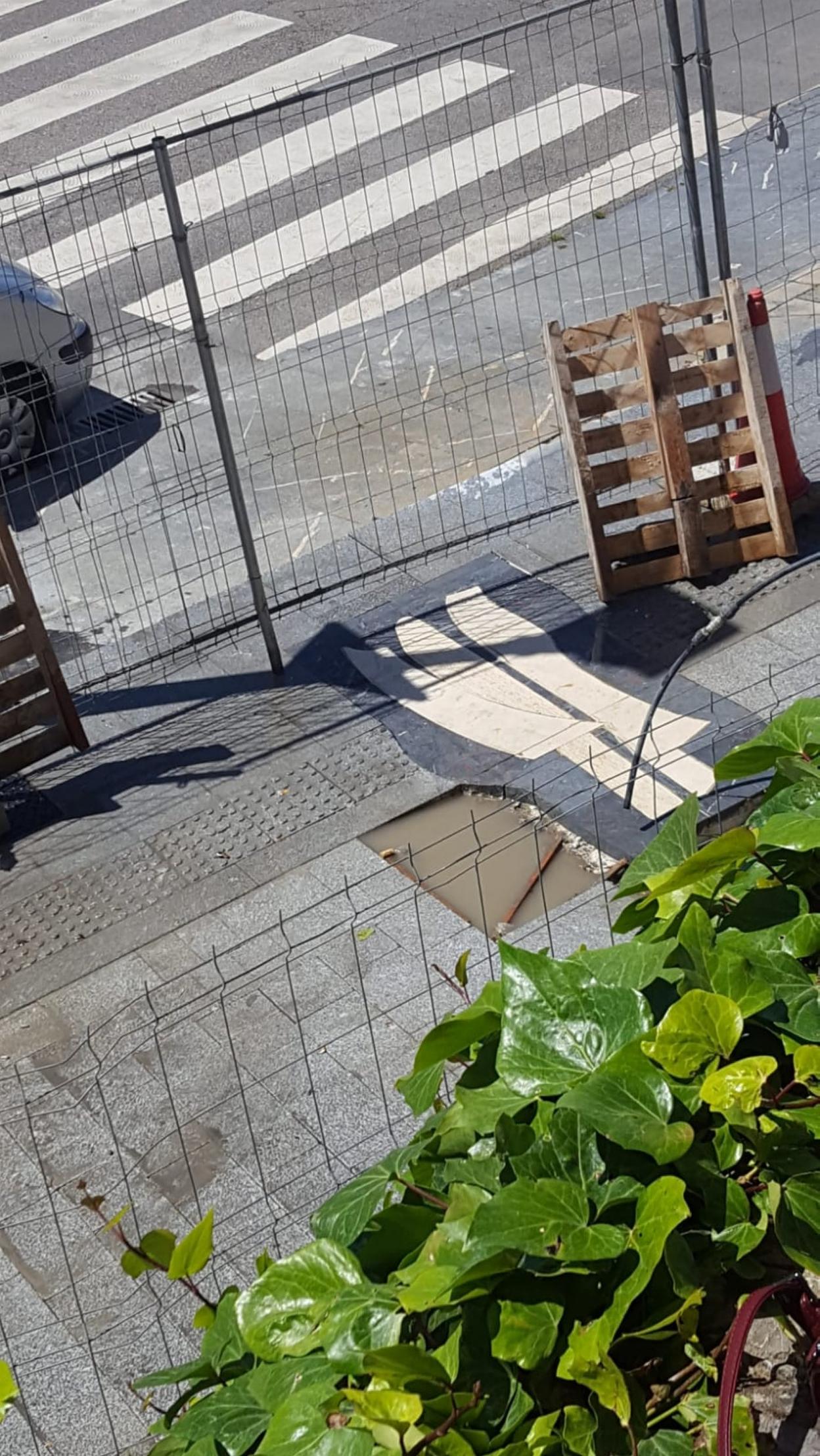 Un mosaico de 'huesos' para honrar el pasado ballenero