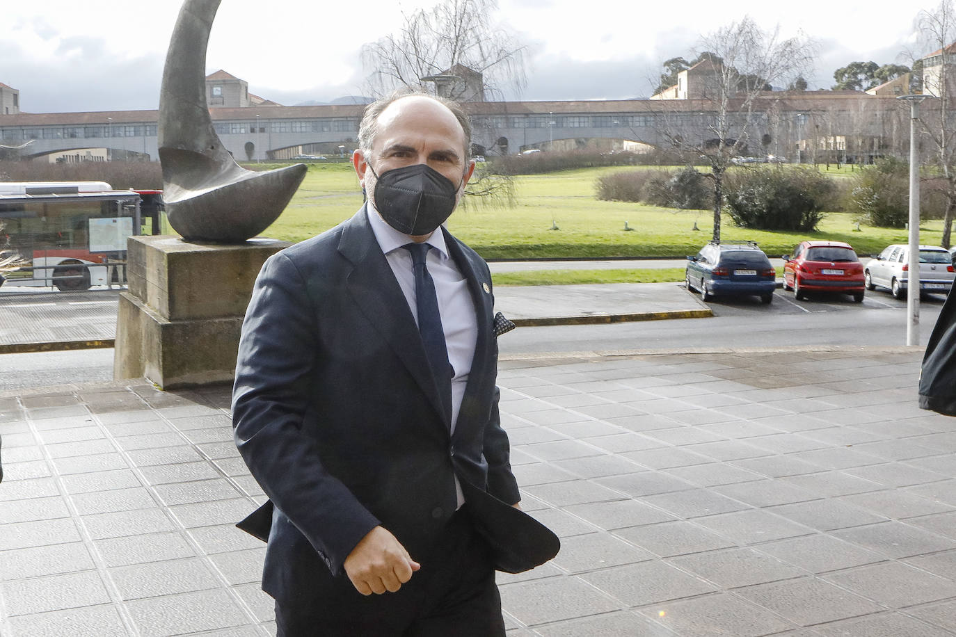 El rector de la Universidad de Oviedo, Ignacio Villaverde