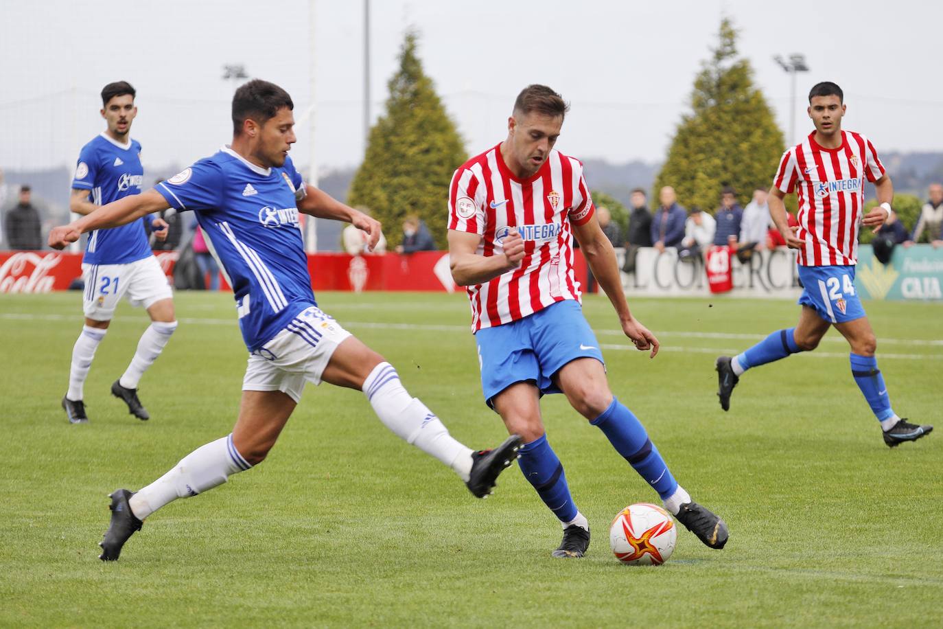 Fotos: Las mejores imágenes del derbi de filiales: Sporting B - Real Oviedo Vetusta