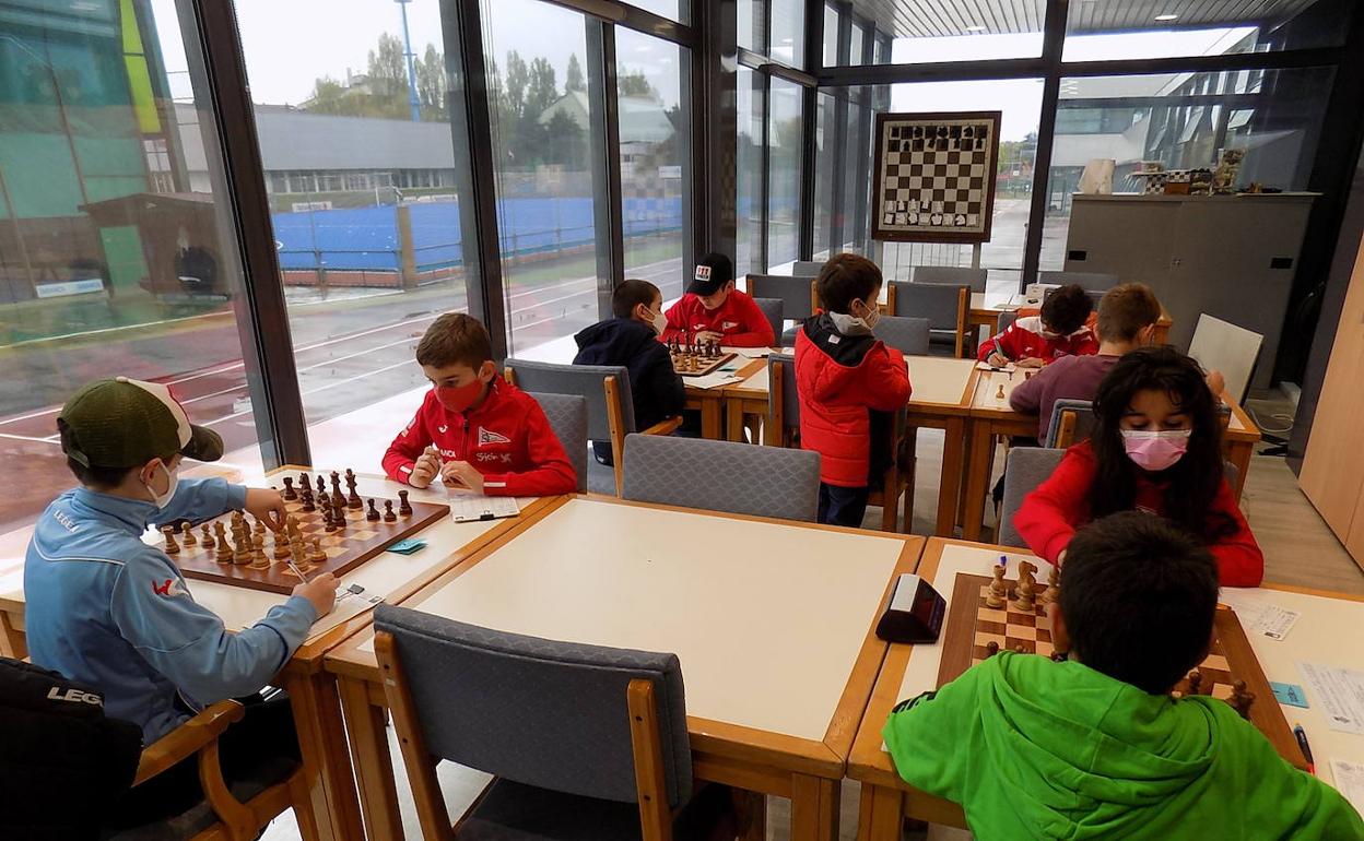 Encuentro entre el Grupo 64 y el Gijón 64.