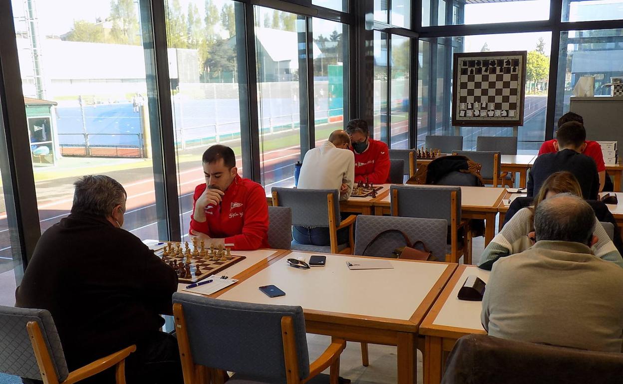 Encuentro entre Grupo Covadonga y Gijón 64.