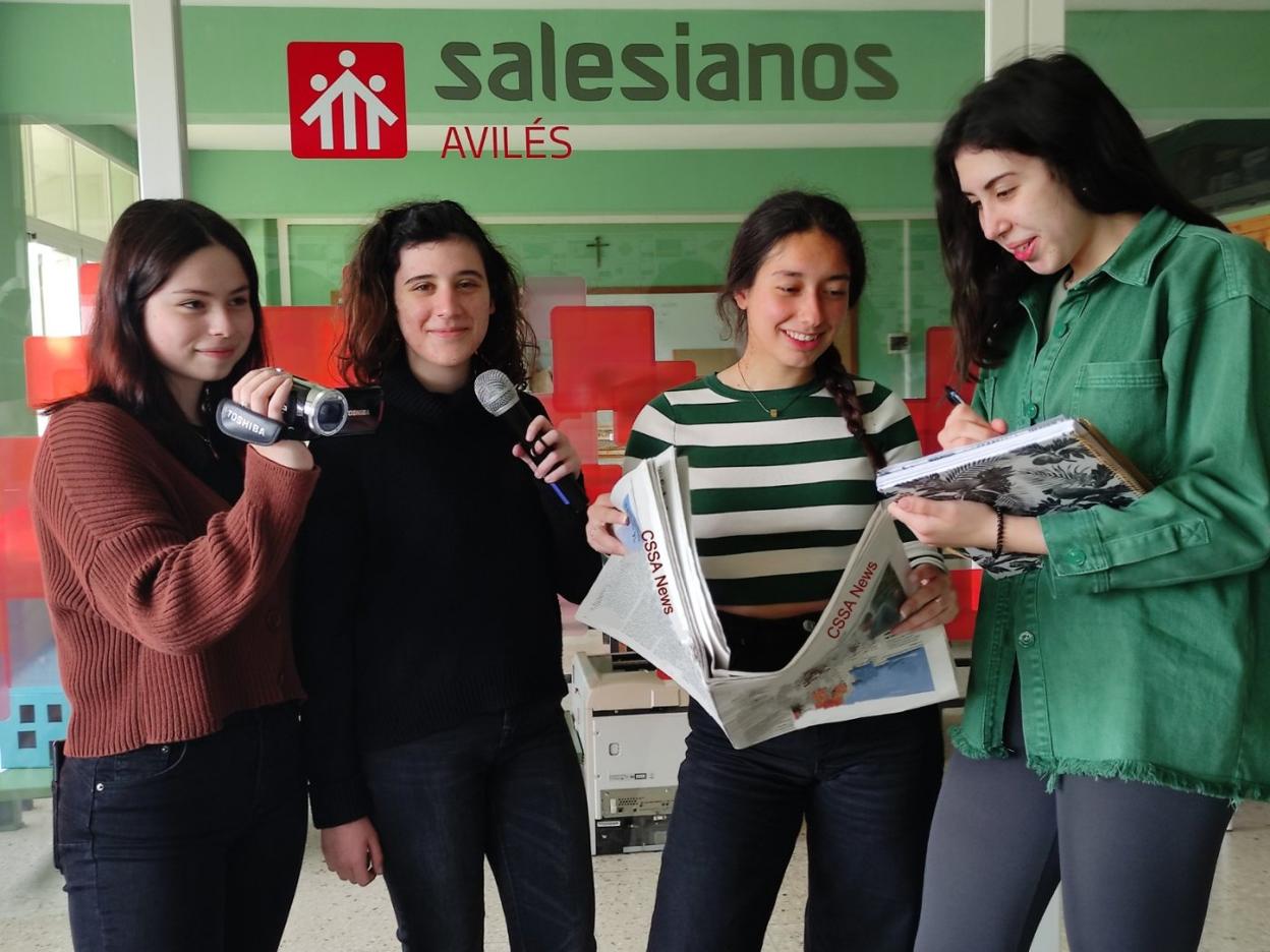 Irene González, Mónica Gutiérrez, Laura García e Irene Fernández, el equipo contras las 'fake news'.