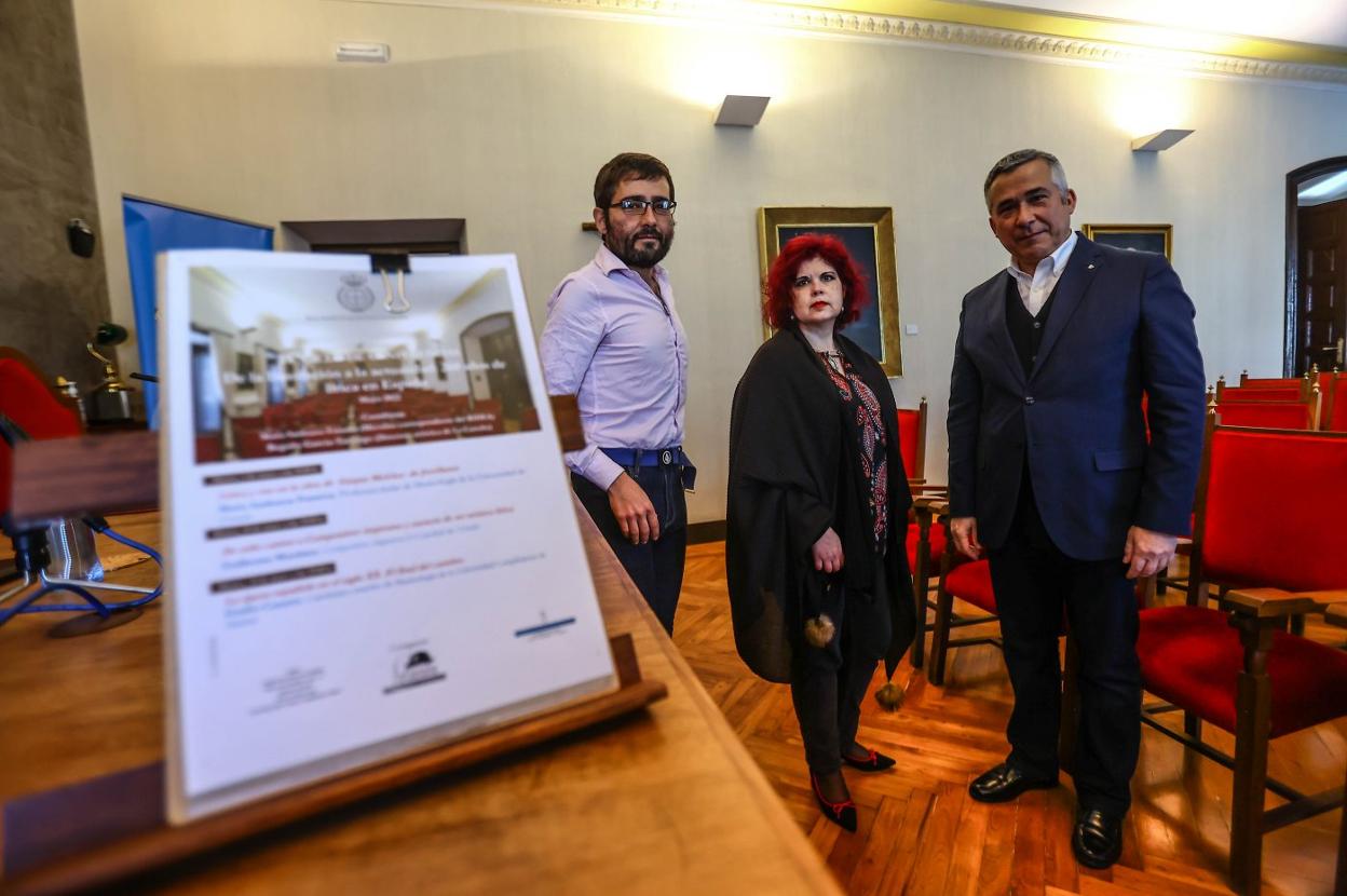Guillermo Martínez, María Sanhuesa y Santiago Ruiz de la Peña. 