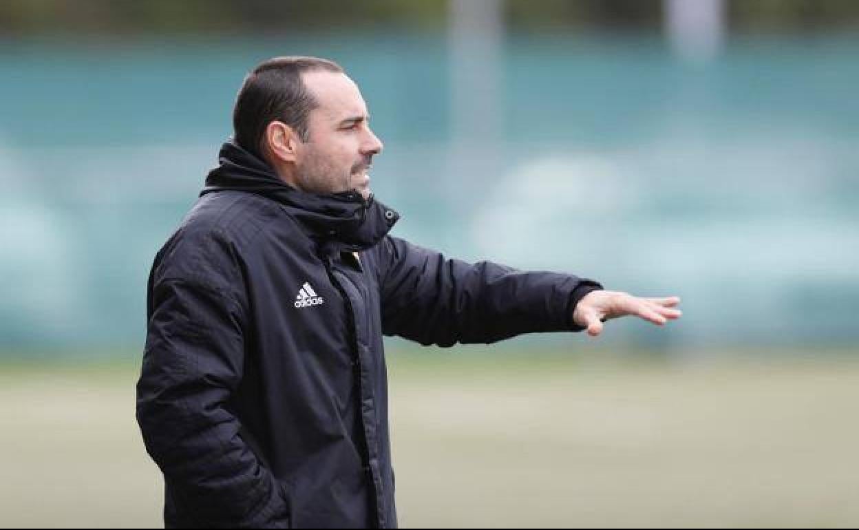 Javi Cordero deja de ser director deportivo del Real Oviedo femenino