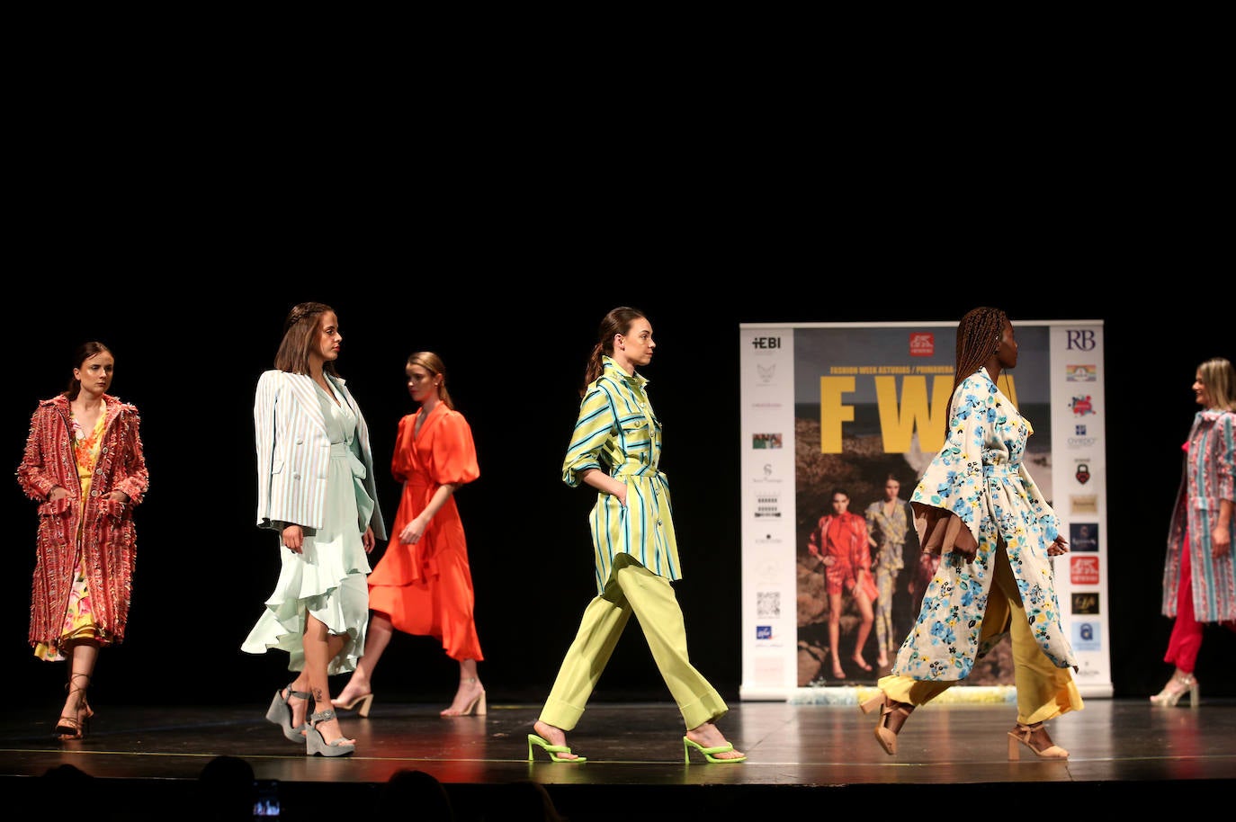 Oviedo acoge el miércoles y el jueves la Asturias Fashion Week, plataforma de expresión de marcas y modelos de la región. El Teatro Filarmónica y el Centro Asturiano, sus escenarios.