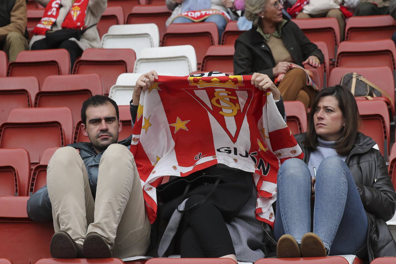 Fotos: ¿Estuviste en el Sporting - Ibiza? ¡Búscate!