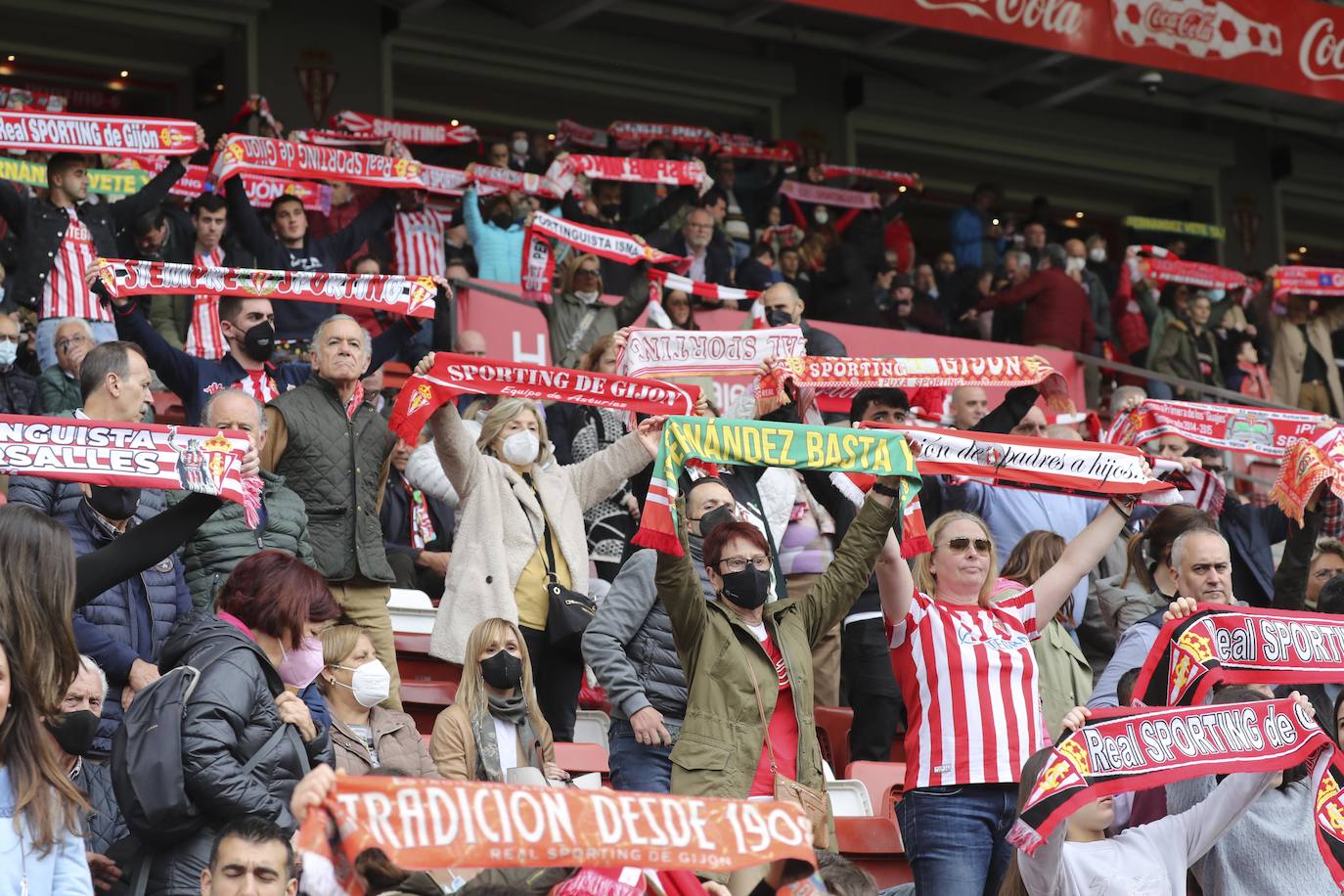 Fotos: ¿Estuviste en el Sporting - Ibiza? ¡Búscate!