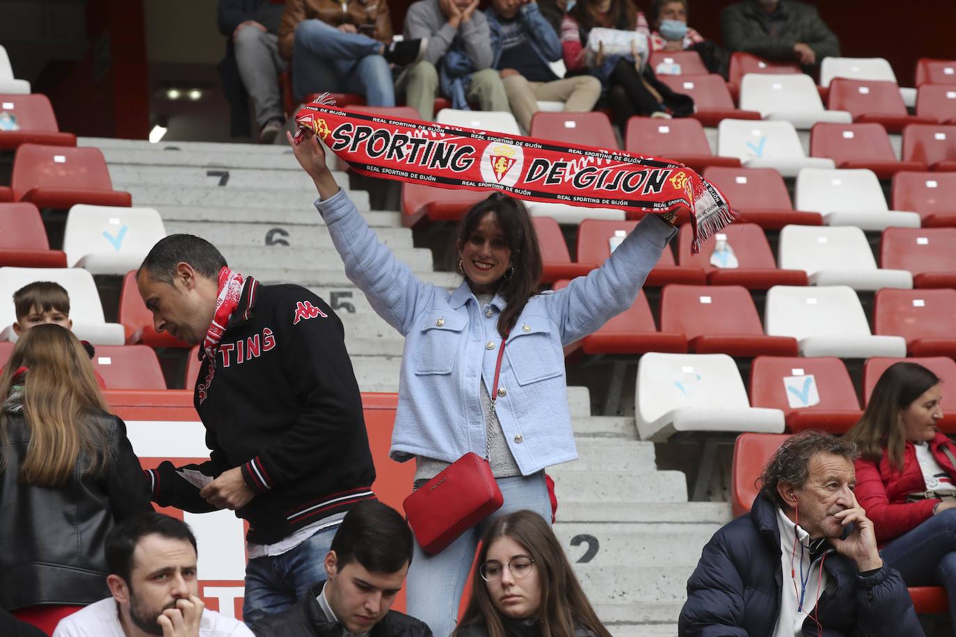 Fotos: ¿Estuviste en el Sporting - Ibiza? ¡Búscate!