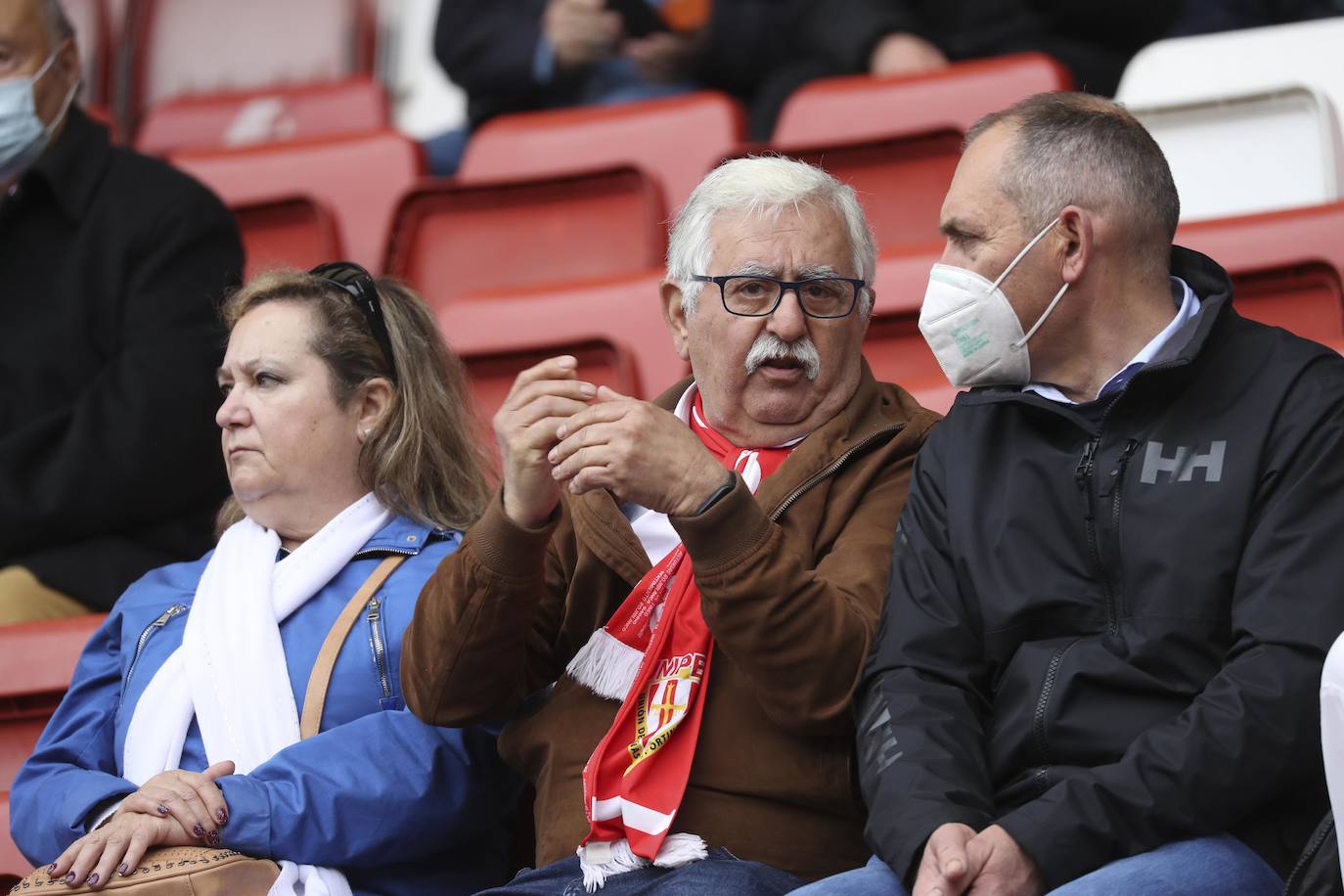 Fotos: ¿Estuviste en el Sporting - Ibiza? ¡Búscate!