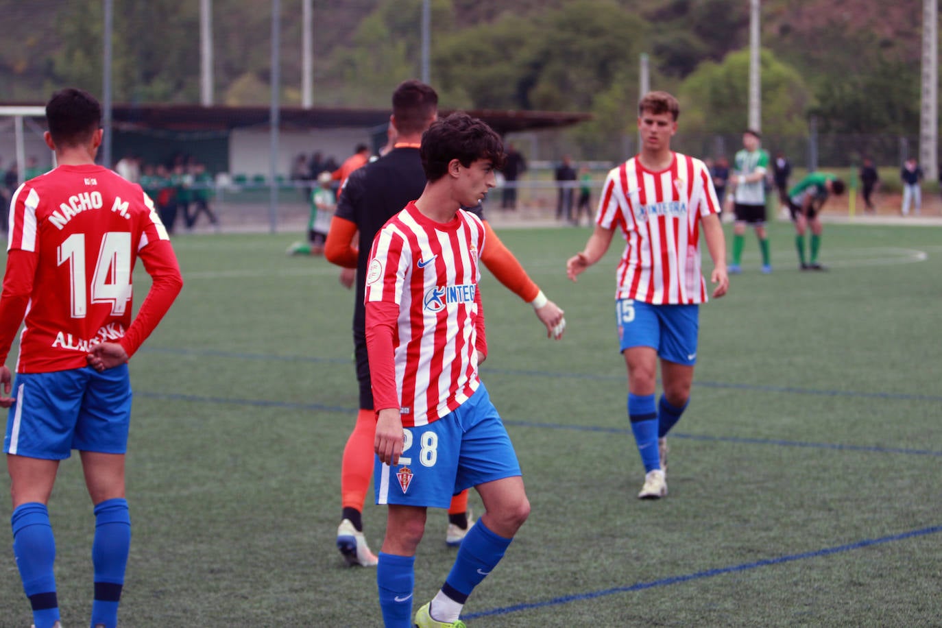 Fotos: Las mejores imágenes del Lenense - Sporting B