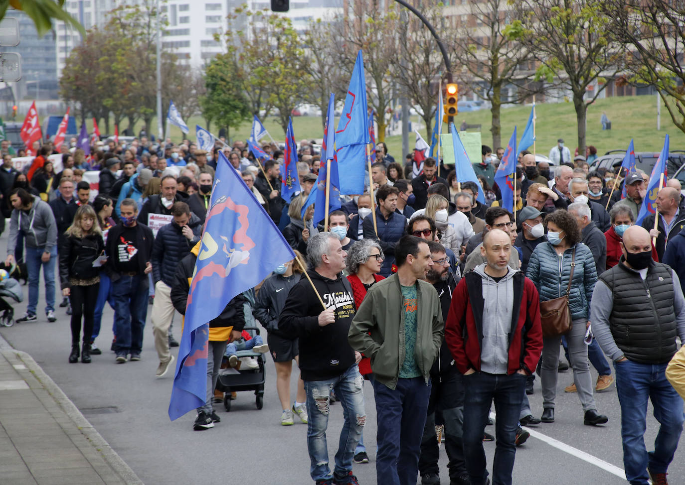 Centenares de personas se han manifestado en Gijón en este Primero de Mayo convocados por los sindicatos minoritarios del Principado 