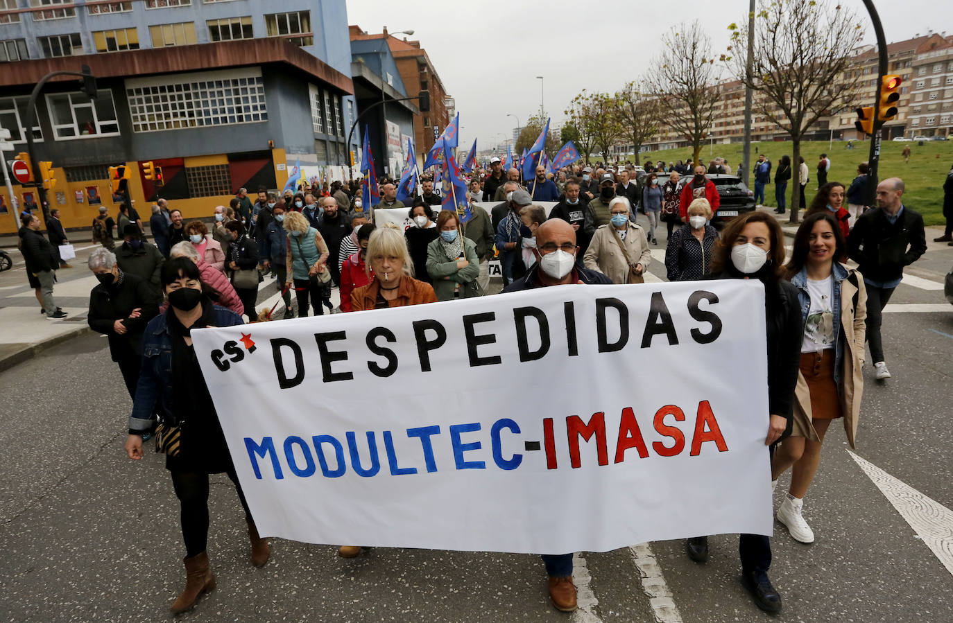 Centenares de personas se han manifestado en Gijón en este Primero de Mayo convocados por los sindicatos minoritarios del Principado 