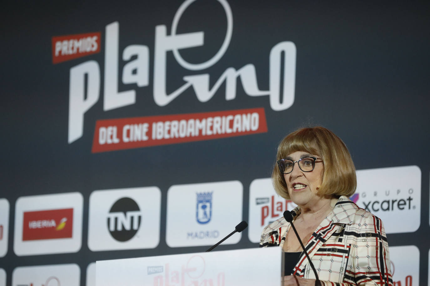 La película 'El buen patrón' y la serie argentina 'El Reino' se han hecho con los galardones más codiciados de los Premios Platino, certamen que recompensa lo mejor del mundo audiovisual iberoamericano. También tuvo una buena noche 'Madres paralelas'. La última colaboración de Pedro Almodóvar con Penélope Cruz se llevó tres premios. 