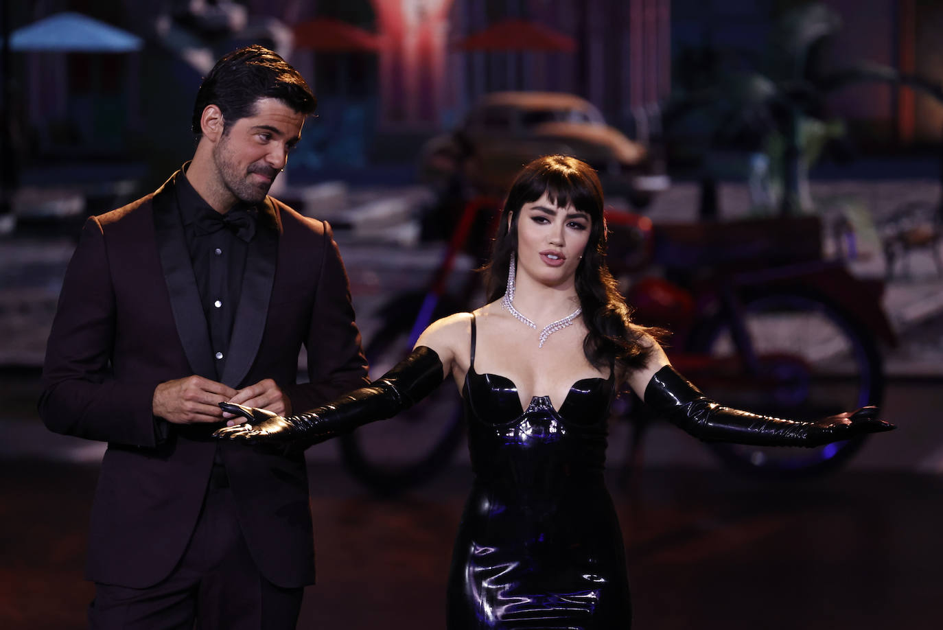 La película 'El buen patrón' y la serie argentina 'El Reino' se han hecho con los galardones más codiciados de los Premios Platino, certamen que recompensa lo mejor del mundo audiovisual iberoamericano. También tuvo una buena noche 'Madres paralelas'. La última colaboración de Pedro Almodóvar con Penélope Cruz se llevó tres premios. 