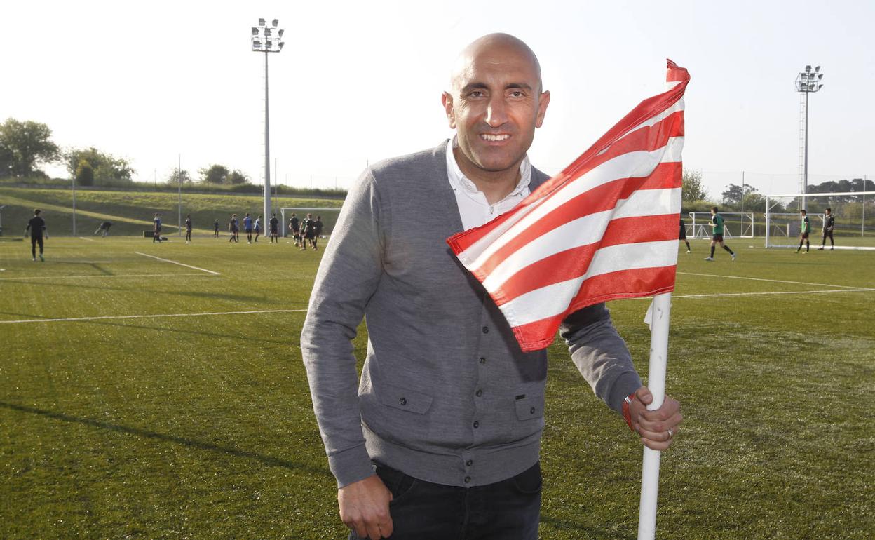 Abelardo Fernández, en su antigua etapa como entrenador del Sporting. 