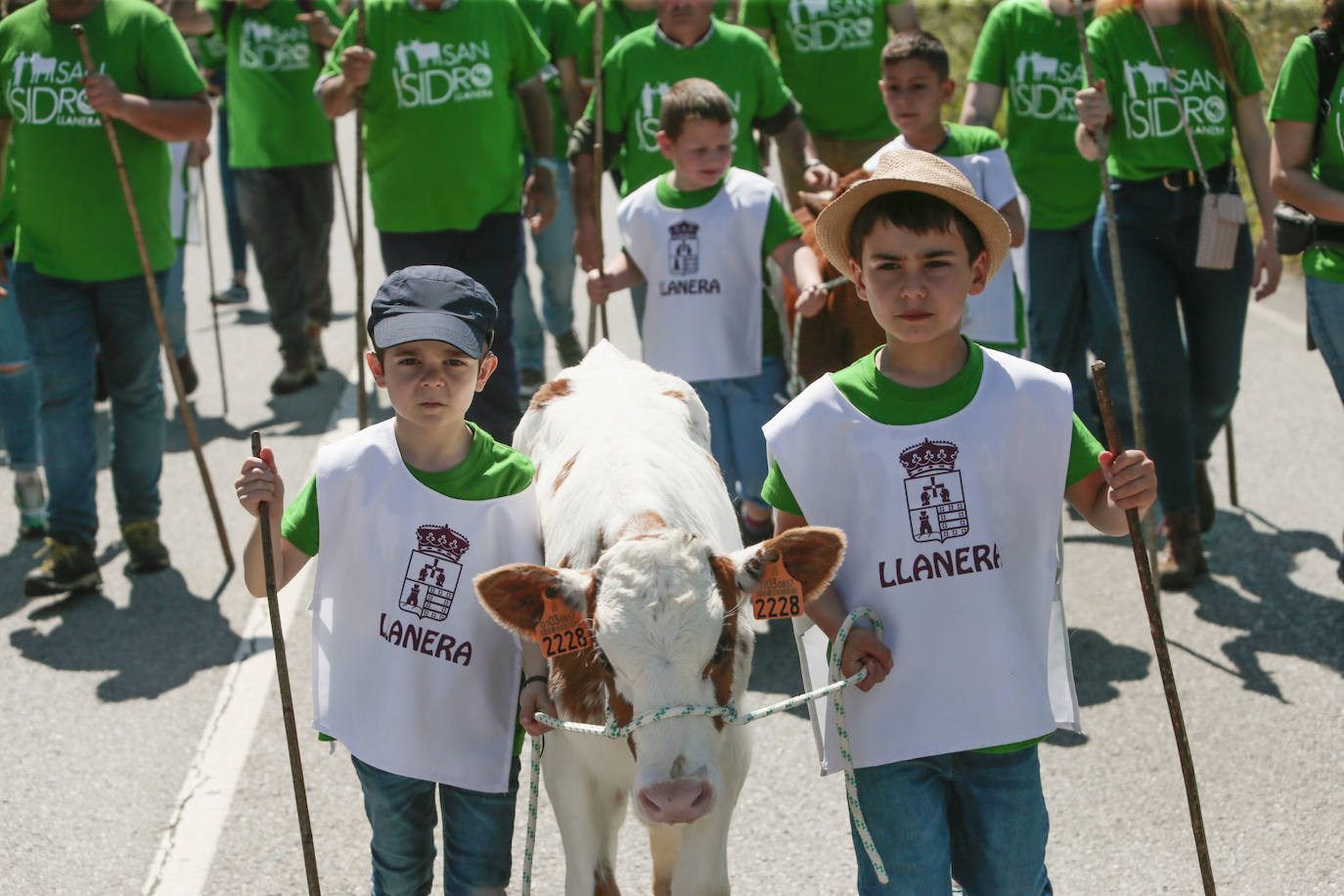 La feria ganadera se vivió este sábado con gran expectación y participación en una edición que devuelve a Llanera su identidad, tras el parón de su tradicional fiesta de San Isidro por la pandemia.