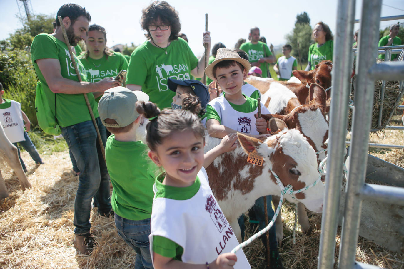 La feria ganadera se vivió este sábado con gran expectación y participación en una edición que devuelve a Llanera su identidad, tras el parón de su tradicional fiesta de San Isidro por la pandemia.