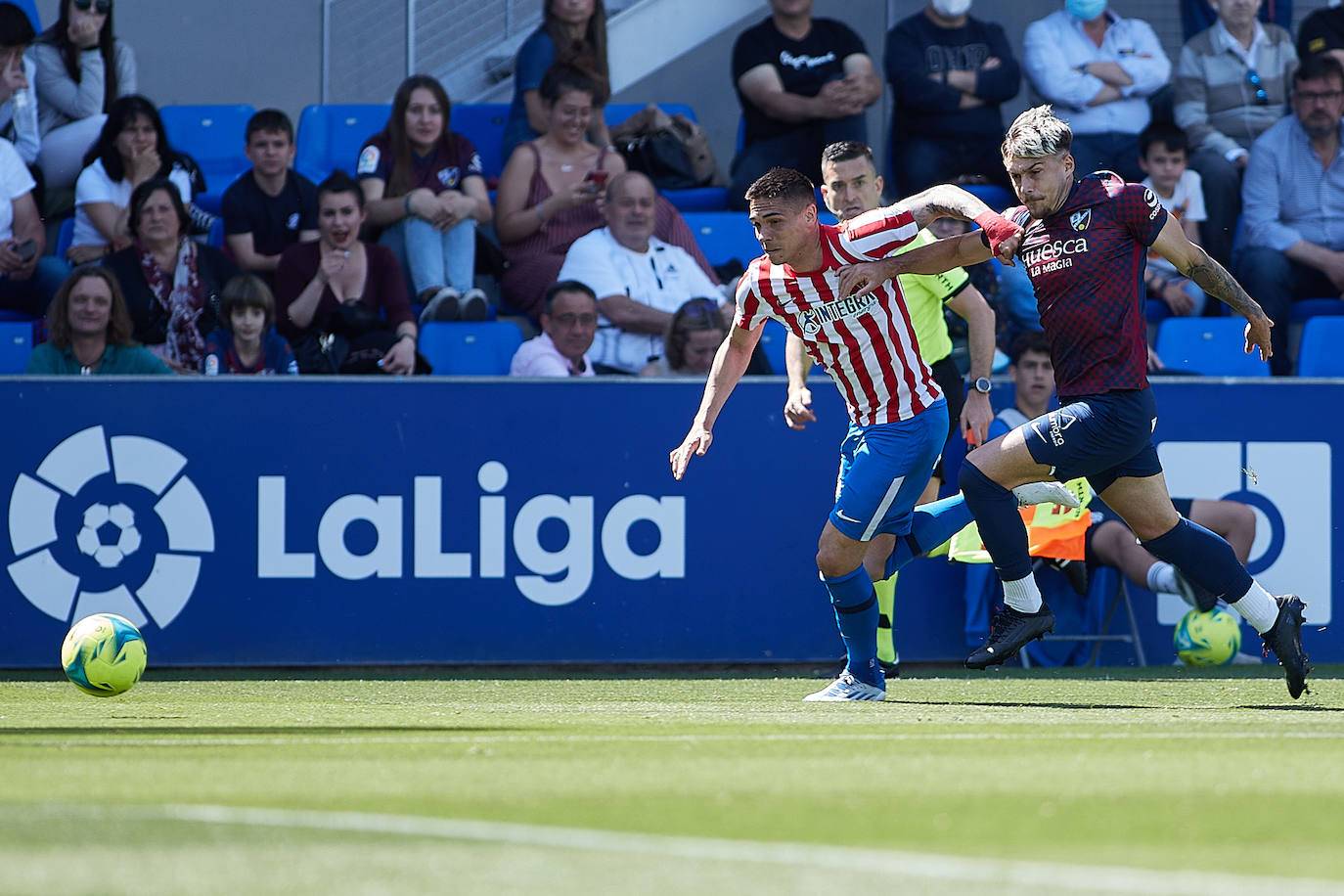 El equipo rojiblanco rescata un punto en el 'debut' de Abelardo, pero se queda a dos puntos de la promoción, tras la victoria de la Real B en Fuenlabrada