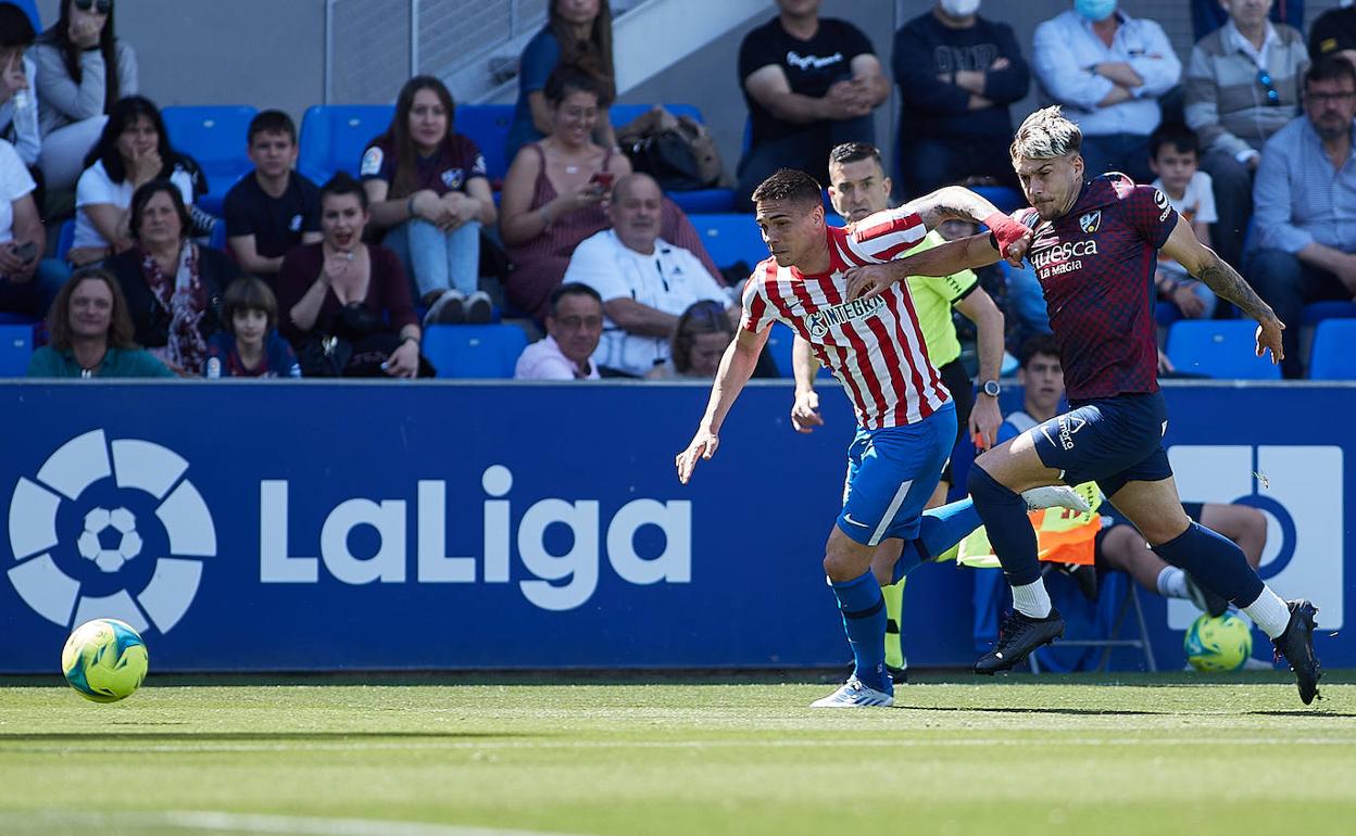 El Sporting vive en el alambre