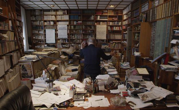 Ennio Morricone en su estudio romano en 'Ennio, el maestro'.