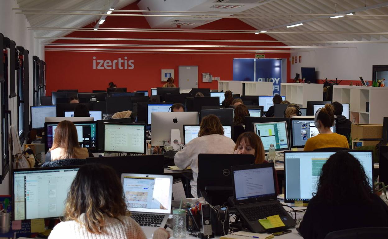 Oficinas de Izertis en el Intra, en la Milla del Conocimiento.