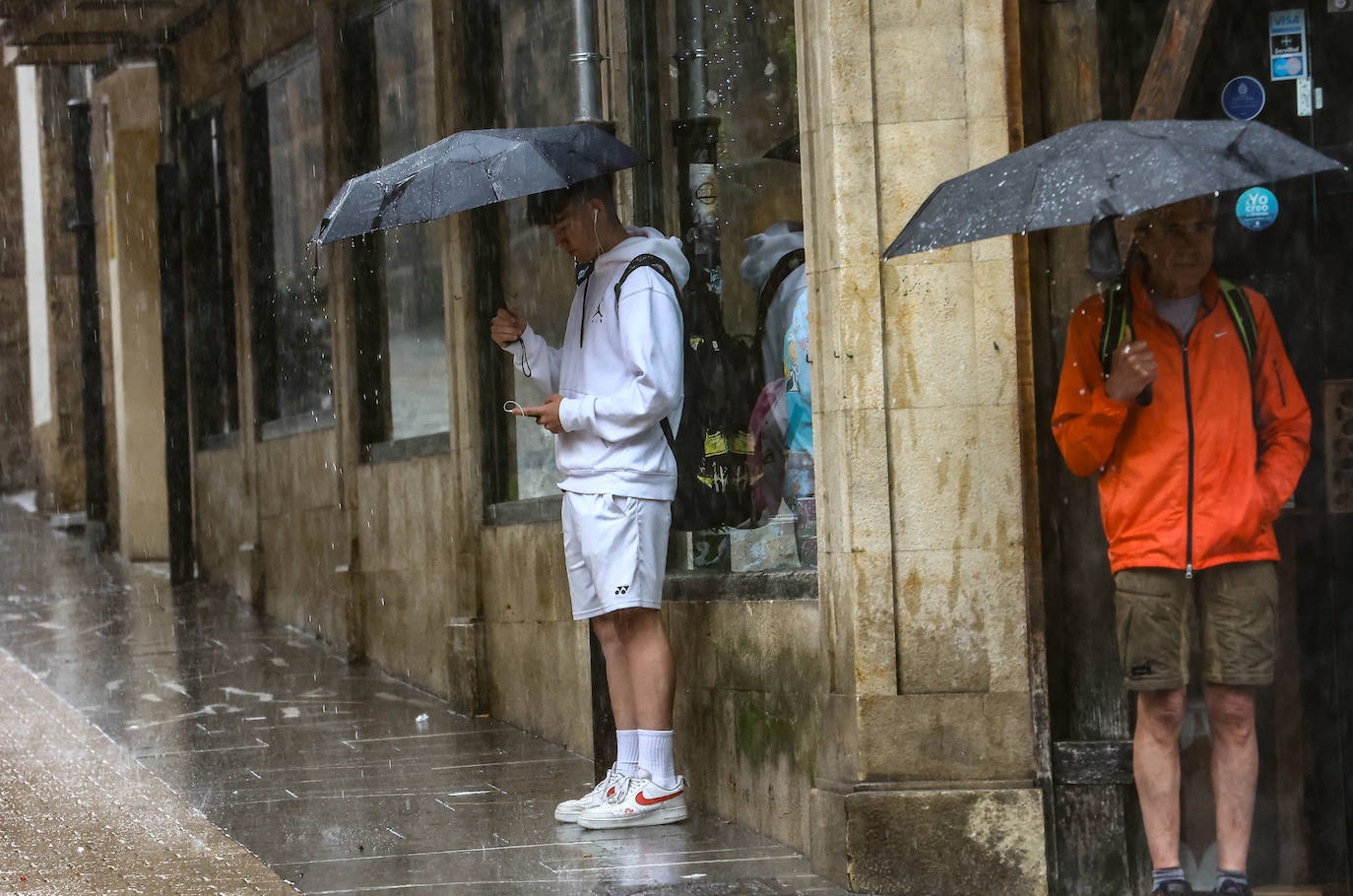 Fotos: Las espectaculares imágenes de la tormenta en Oviedo