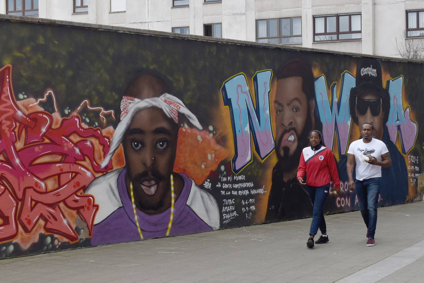 Algunas calles de Gijón se han convertido en un museo al aire libre en el que disfrutar de grafitis artísticos. Algunas de estas pinturas, muchas alejadas del vandalismo, son ya un elemento más del paisaje urbano. Sin embargo, no gustan a todo el mundo 