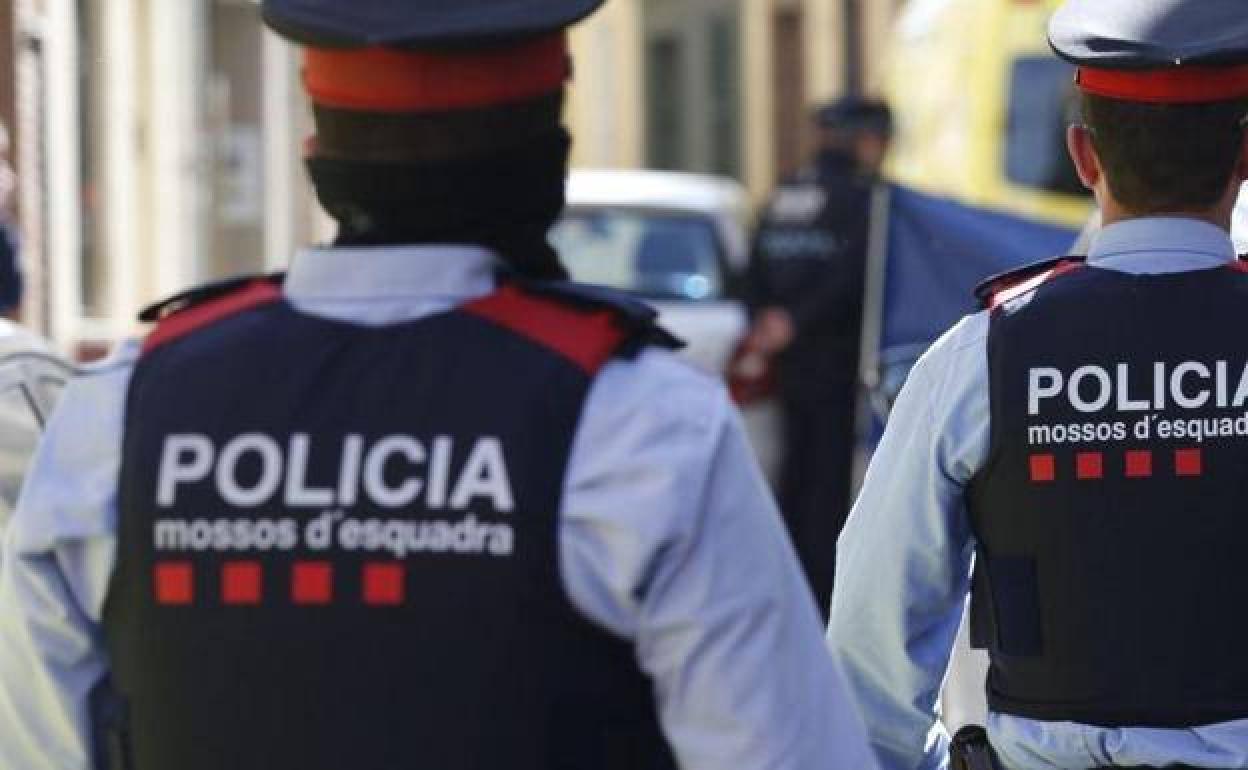 Detenido un médico de la Consejería de Interior por abusar de tres policías