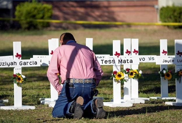 Uvalde, en duelo por la peor matanza infantil de la década: «¿Qué culpa tenían estos niños?»