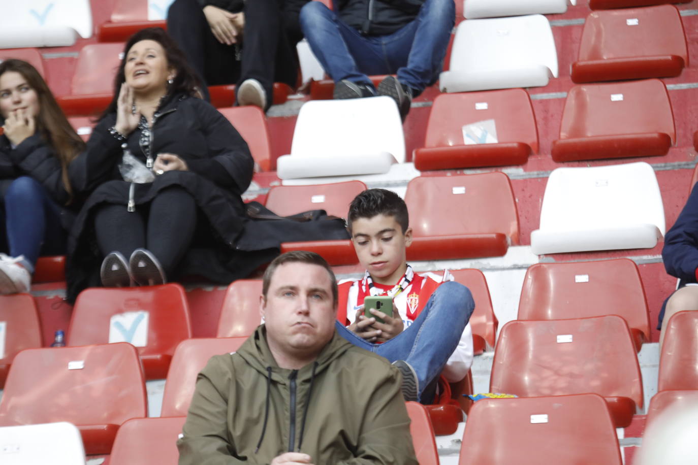 Fotos: ¿Estuviste en el Sporting-Las Palmas? ¡Búscate!