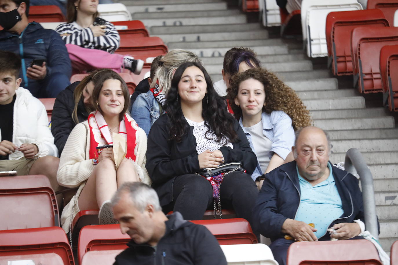 Fotos: ¿Estuviste en el Sporting-Las Palmas? ¡Búscate!