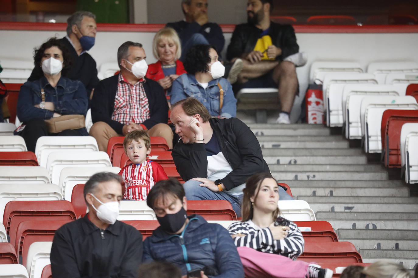 Fotos: ¿Estuviste en el Sporting-Las Palmas? ¡Búscate!