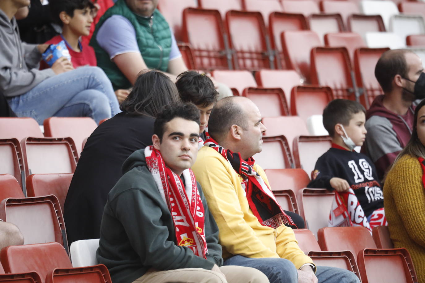 Fotos: ¿Estuviste en el Sporting-Las Palmas? ¡Búscate!