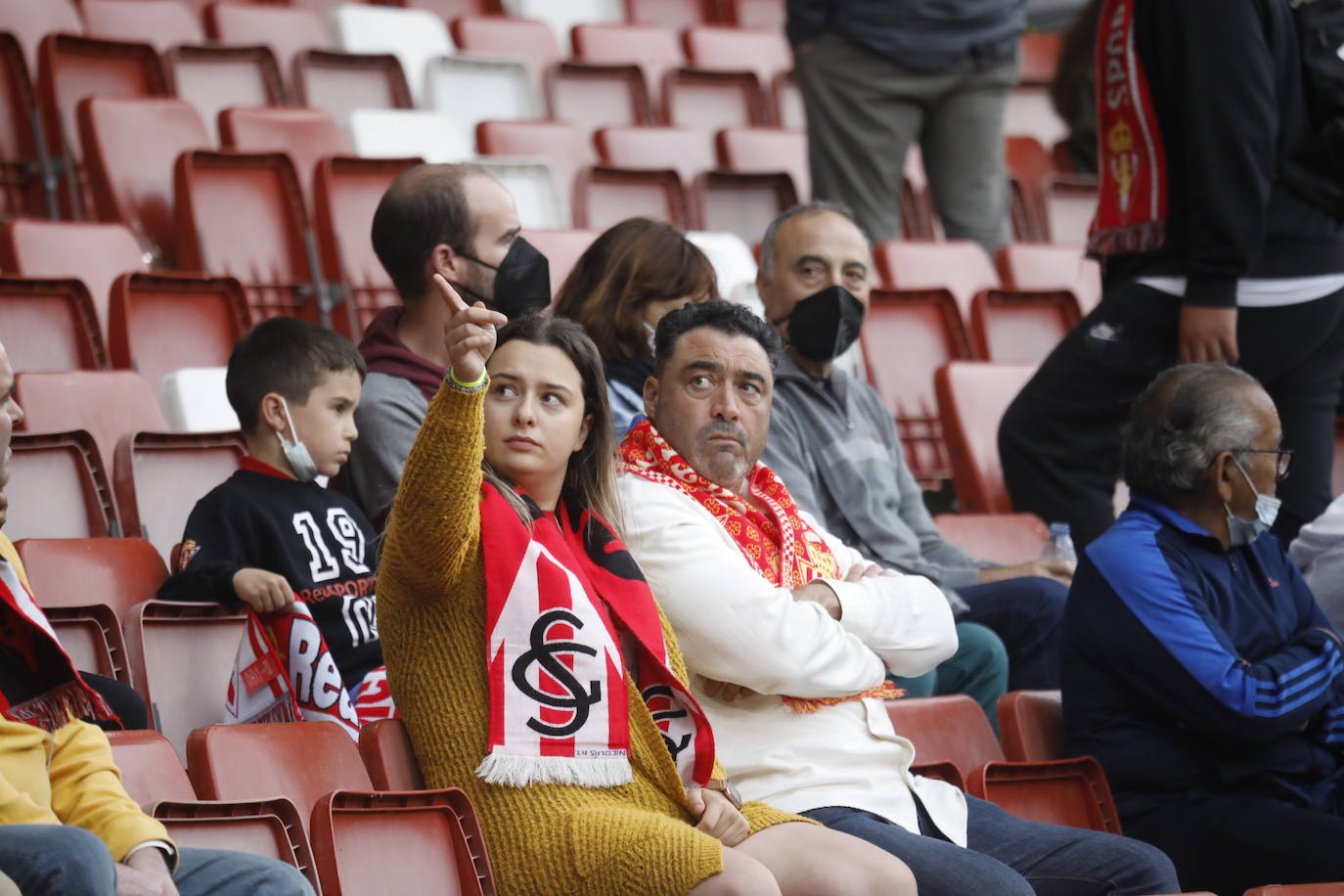 Fotos: ¿Estuviste en el Sporting-Las Palmas? ¡Búscate!