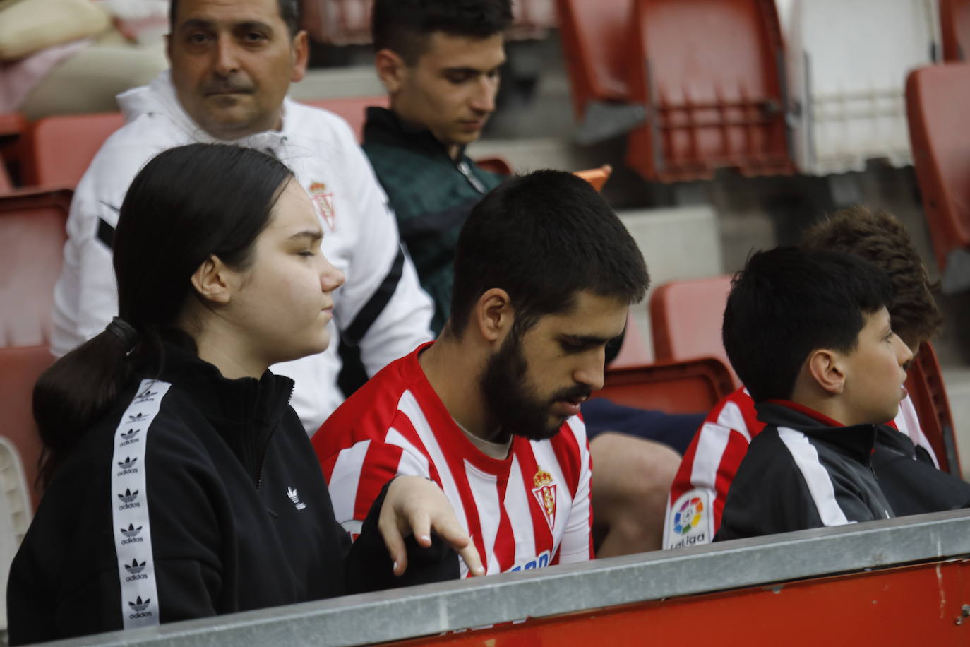 Fotos: ¿Estuviste en el Sporting-Las Palmas? ¡Búscate!