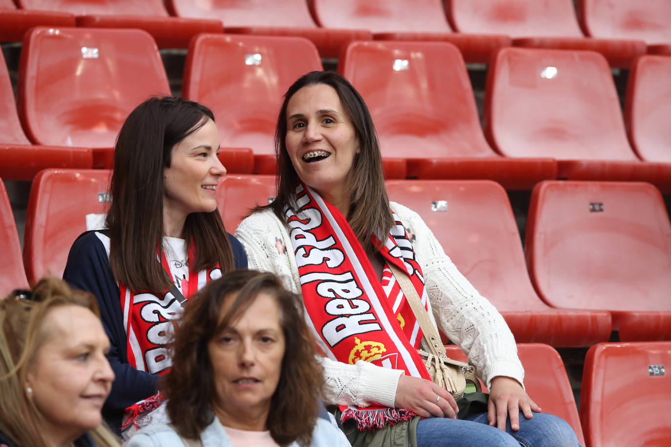 Fotos: ¿Estuviste en el Sporting-Las Palmas? ¡Búscate!