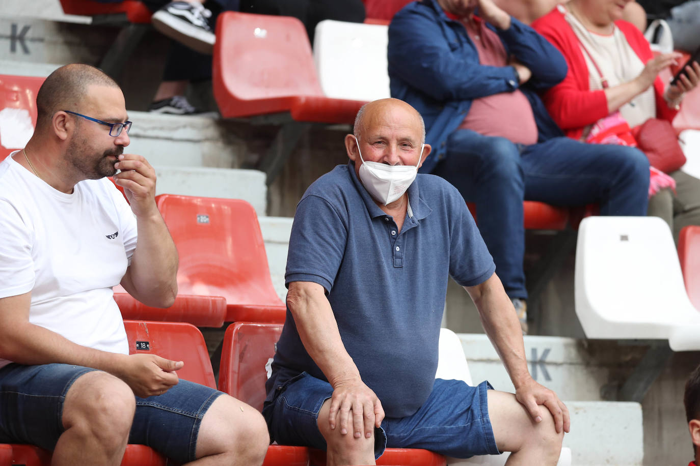 Fotos: ¿Estuviste en el Sporting-Las Palmas? ¡Búscate!