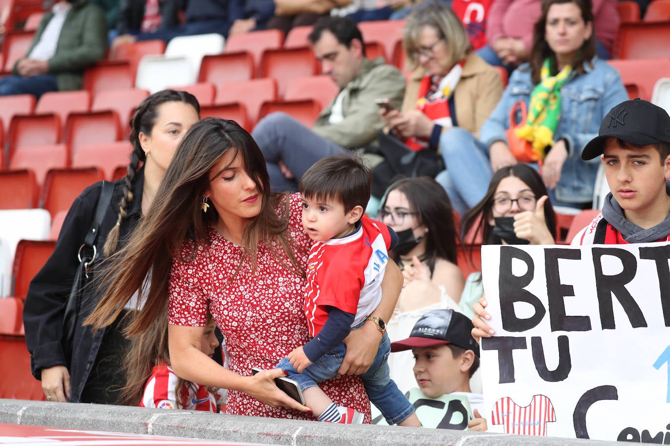 Fotos: ¿Estuviste en el Sporting-Las Palmas? ¡Búscate!