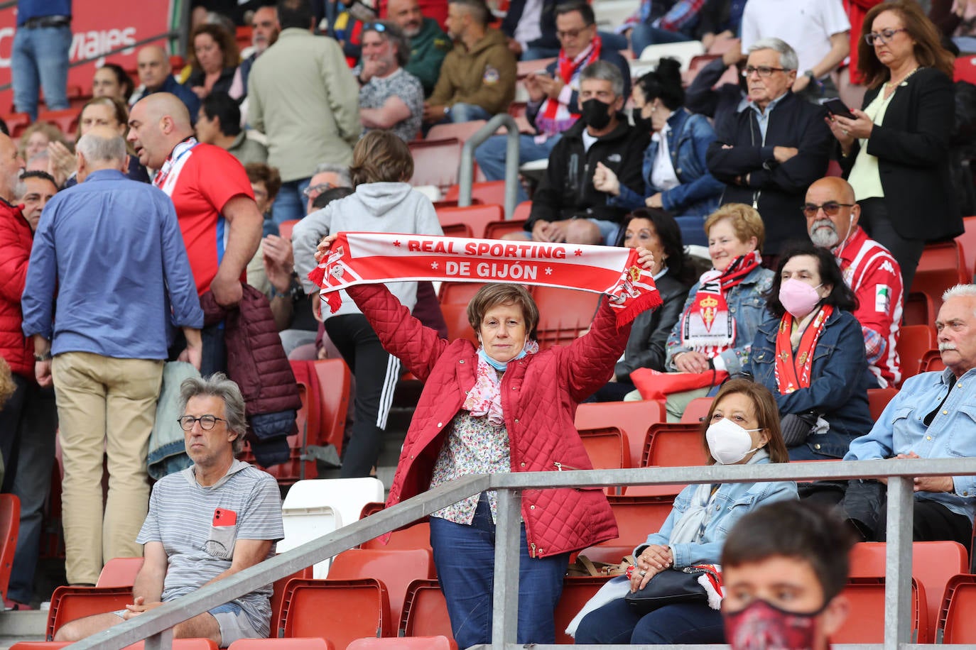 Fotos: ¿Estuviste en el Sporting-Las Palmas? ¡Búscate!