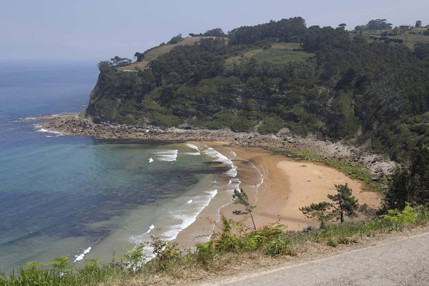 Playa de España en Villaviciosa: calidad del agua buena.