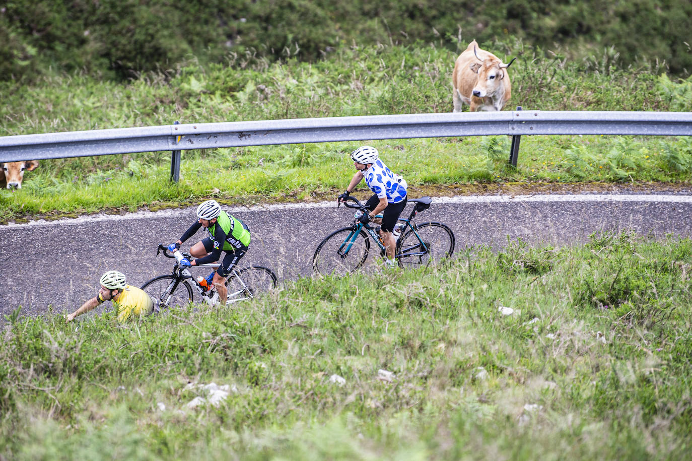 Fotos: Tres mil ciclistas en la subida de los Lagos