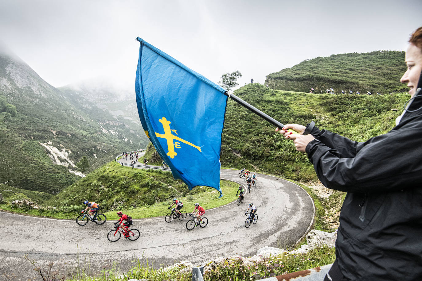 Fotos: Tres mil ciclistas en la subida de los Lagos