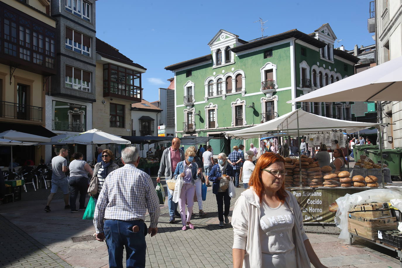 Fotos: Mercadón de Primavera por la II Flor de Grado