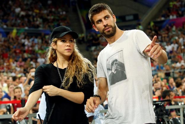 Shakira y Piqué viajan juntos a Chequia por un partido de su hijo Milan