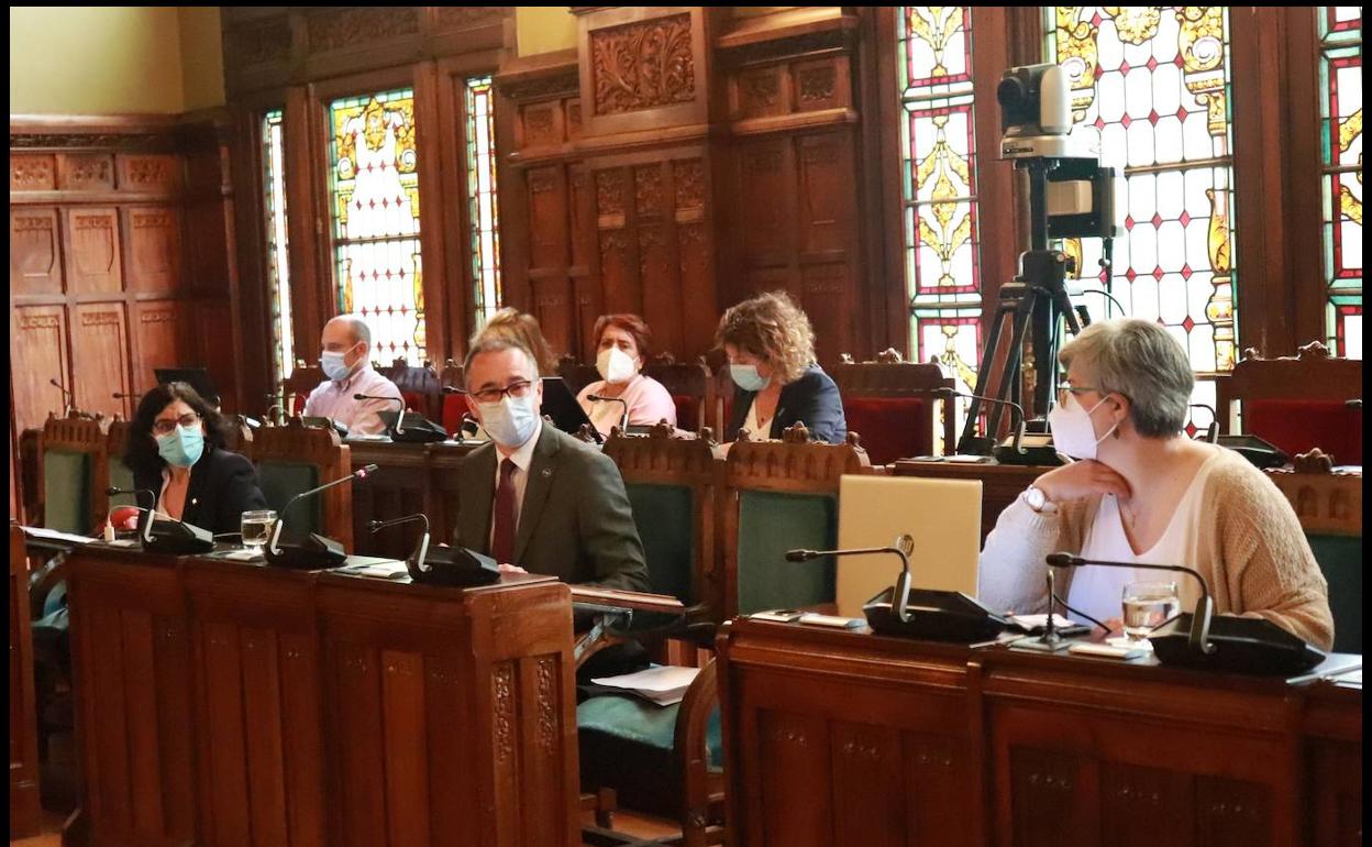 El consejero de Salud, Pablo Fernández Muñiz, este lunes en la Junta General