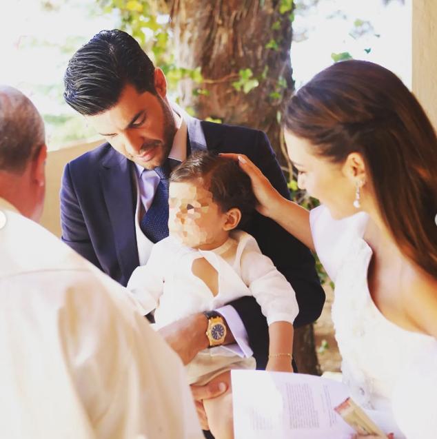 Rodeados de familia y amigos, con una fiesta de las que acostumbra a organizar la asturiana, Paula Echevarría y Miguel Torres han celebrado el bautizo de su primer hijo en común, Miki. 