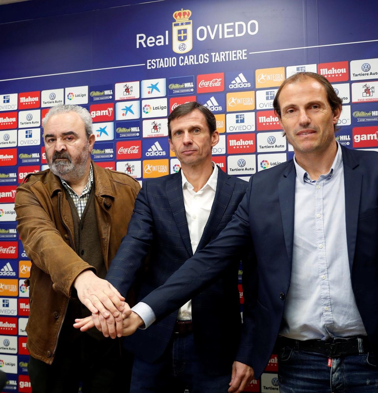 Manuel Paredes, José Ángel Ziganda y Francesc Arnau, en la presentación del técnico. 