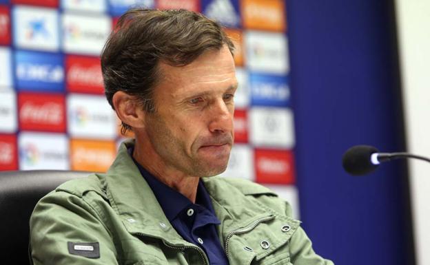 Ziganda, durante la rueda de prensa de su despedida como técnico del Real Oviedo.