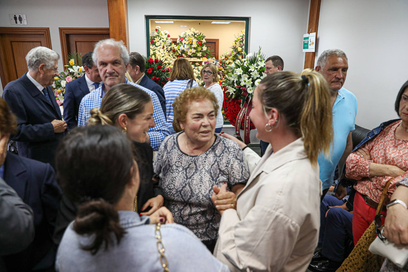 Fotos: Adiós a Gento Paniceres en el tanatorio de Nava